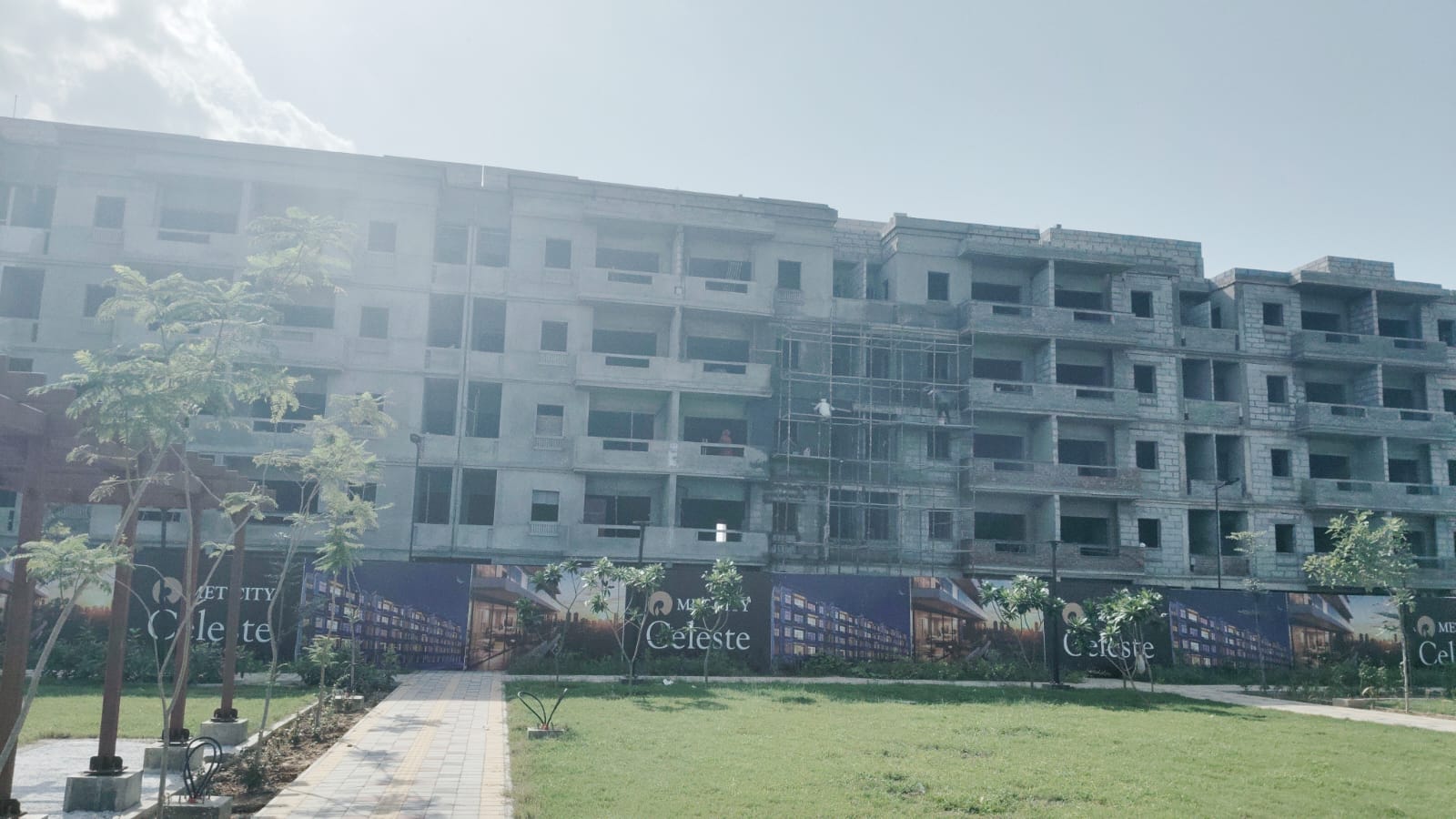 Park-facing frontage of MET City Celeste independent floors